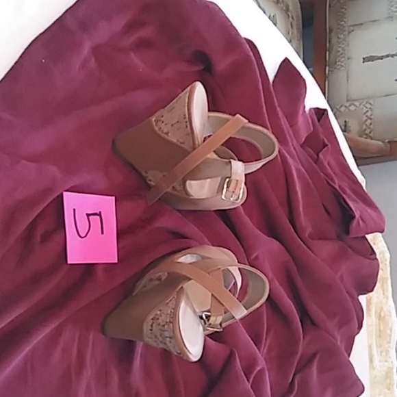 Heels - Picture 3 of 4